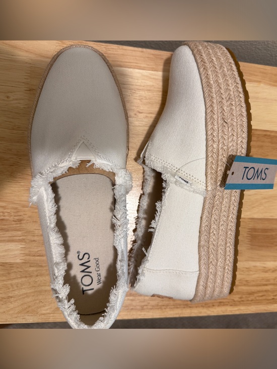 Toms Shoes - TOMS White Canvas Platform Espadrille Slip-On with Frayed Edge